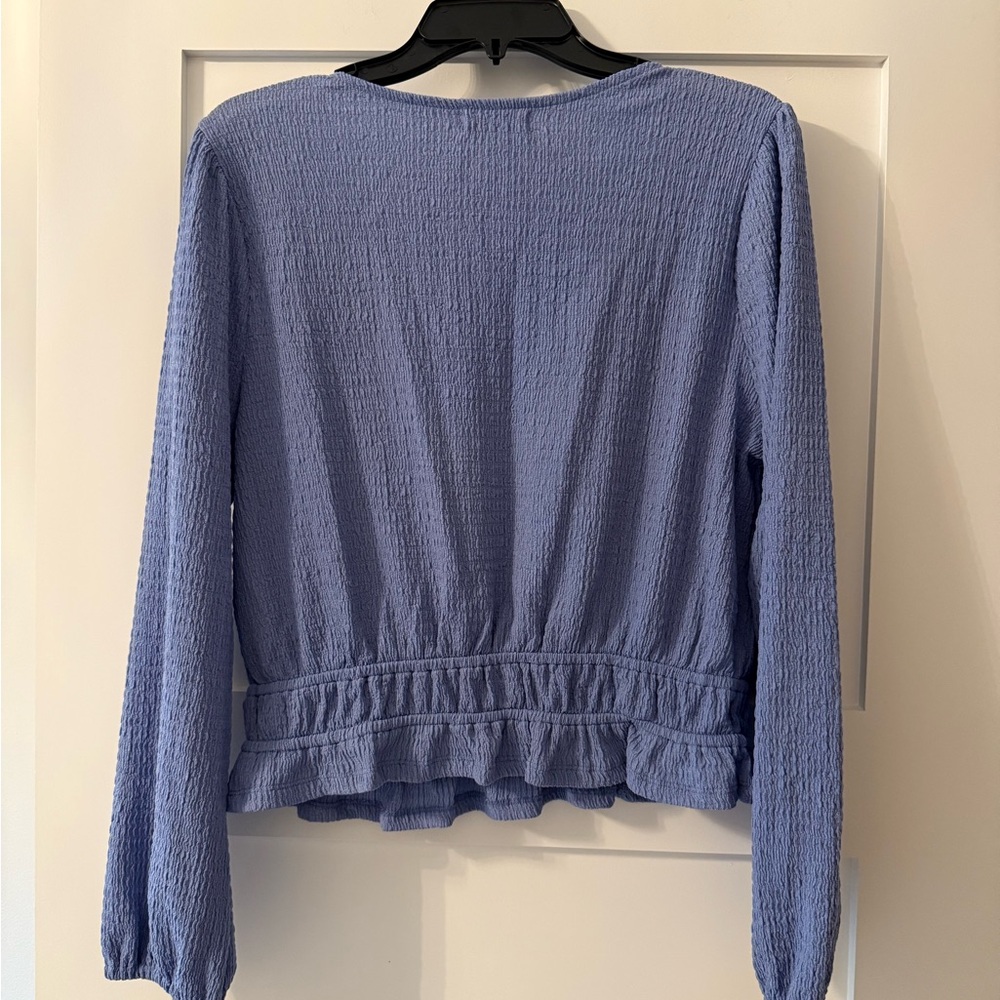 Lush Blue Blouse with Elegant Design - Picture 2 of 9